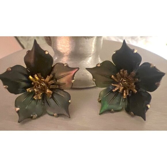 Ocean Treasure Vintage Brooch With Clip-on Earrings Mother-of-Pearl Floral Green - Picture 4 of 11